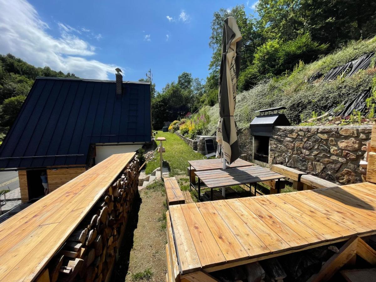 Jirotovy Boudy I Villa Telnice Exteriör bild